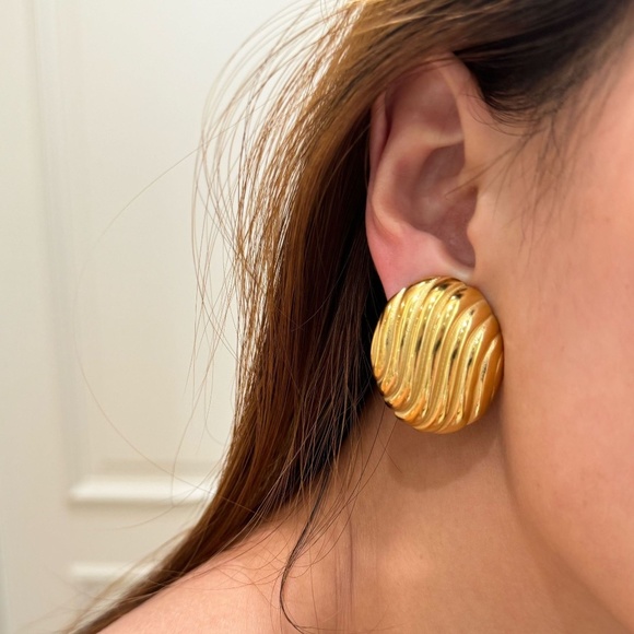 24K Gold Statement Earrings*Waterproof*Sweatproof*Tarnish Free - Picture 3 of 5